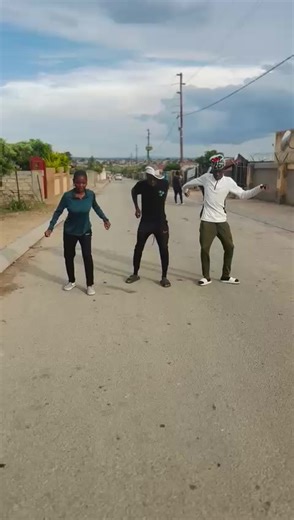 Learn the Chaba Dance Moves with Zaeli and Binco