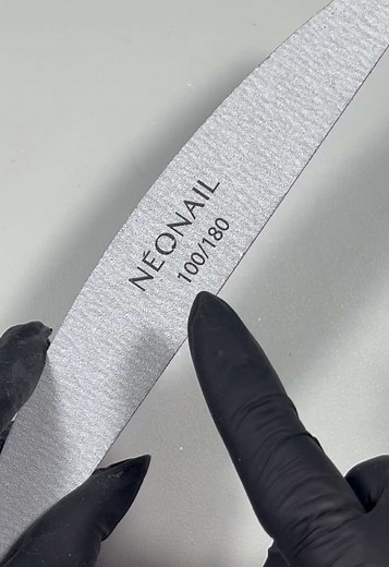 Die richtige Anwendung der Feile für perfekte Nägel