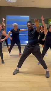 38K views · 6.2K reactions | There’s never too much good vibes in our class! #grooveaerobics #grooveshare #grooves #dancefitness #mrgroove | Daniel Browne - Mr Groove | Facebook