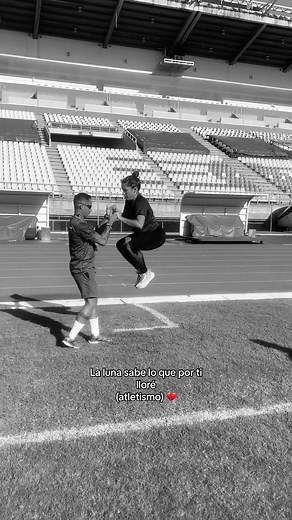 La Luna Sabe lo que por Ti Lloré - Atletismo Edit