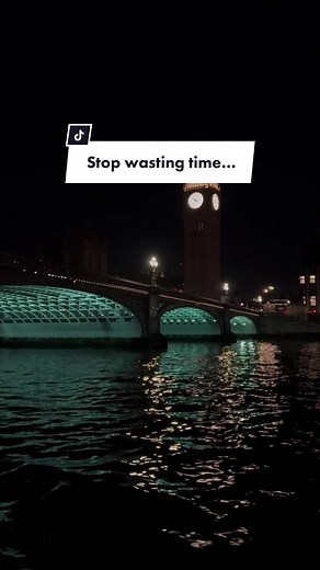 The best way to see London at night! 🤩 #uberboatbythamesclippers #london #thingstodoinlondon #riverbus #CapCut