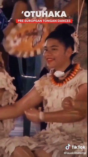 the predecessor of the more common Ma’ulu’ulu was the ‘Otuhaka, performed by Chiefly women of the Tu’i Tonga line #Tongan101 #TonganCulture #tongan