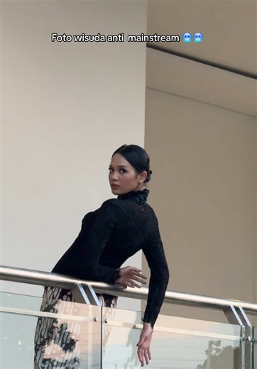 Unique Graduation Photo Ideas for Wisuda