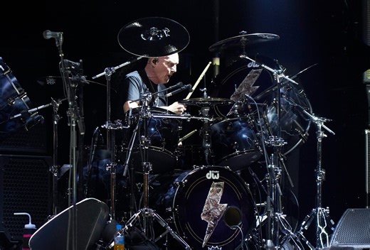 AC/DC : Chris Slade admet s'être senti "insulté" lorsqu'on lui a proposé de devenir le suppléant de Phil Rudd