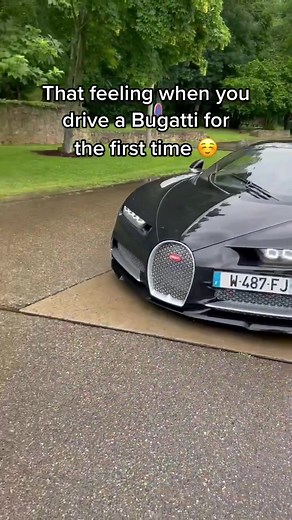 Experiencing the Thrill of Driving a Bugatti Chiron