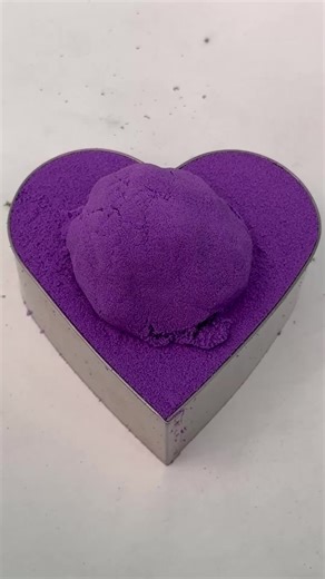 Kinetic sand cutting amazing #squish #playdoh #magicsand #satisfiedcuts #asmrcuts