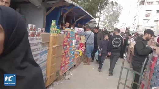 Daily life in Gaza is slowly resuming as the second phase of the Gaza peace plan unfolds. While markets are becoming more lively, collapsed buildings and temporary tents sheltering displaced families remain a common sight. (Recorded) | China Xinhua News
