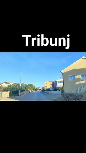 Došla sam na ideju da Tribunj treba imati skulpturu ŽENE S MOTIKOM U RUCI I ROBI ZA POLJE I ŠUDAROM NA GLAVI jer su sve naše žene većinom bile težakinje. Motika je jako važna jer predstavlja tešku i mukotrpnu prošlost žene. Ta skulptura predstavljala bi simbol zajedništva, odnosno zajedničkog identiteta i ponosa stanovnika Tribunja, povezujući generacije i bila bi prva takva skulptura u Hrvatskoj. Ova skulptura predstavljala bi povezanost s našim korjenima i svakodnevnim radom naših predaka. Upr