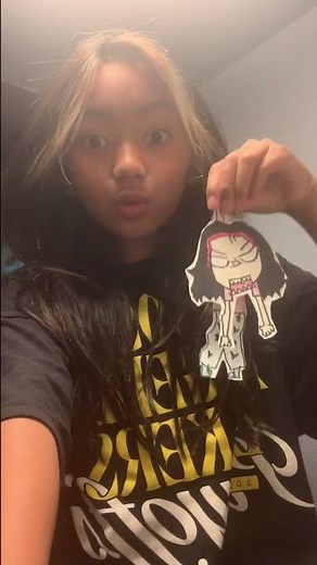 How to make hanging paper puppets