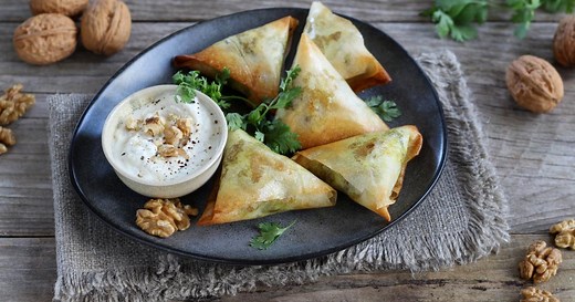 Samoussas au four au poulet et Noix du Périgord AOP