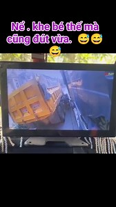 Cạn lời . khe bé thế mà cũng lọt  may ko sao . quá gh.ê .gơ.m #travel #hanoi #xuhuong | Ngô Thiện Py | Facebook