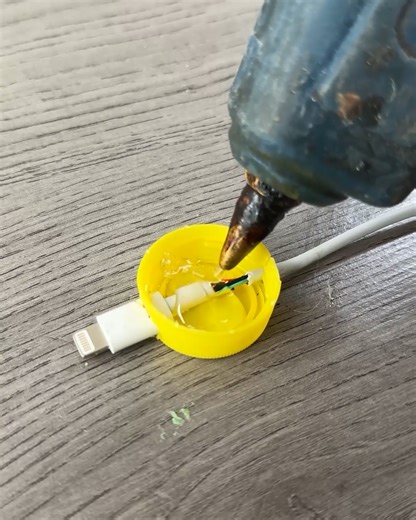 7.9M views · 14K reactions | Phone charger repair hack  | Magic Hands Creations | Facebook