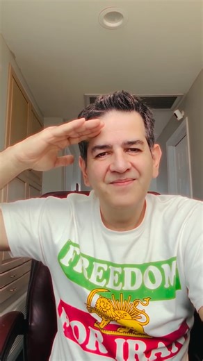 Hamid Talebzadeh on Instagram‎: "⁨ ⁨ ⁨ ⁨⁨ زنده باد شاهزاده رضا پهلوى✌️👊⁩⁩⁩⁩⁩"‎