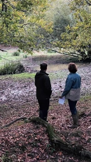 Given that beavers reduce flooding, purify water and boost biodiversity... why is the UK government so slow to grant licences for wild releases?! Isabella Tree and Mark Elliot, her podcast guest, chew the conundrum. Listen now to the latest episode of the Knepp Wilding Podcast: 'Is England Beaver Ready'? Via Apple: https://lnkd.in/eYhS9XWV Via Spotify: https://lnkd.in/eSnVXAnE or wherever you get your podcasts. | Knepp Wilding