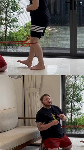 Map the knees, load the knees, rest the knees, and repeat.When it comes to hypermobile knees this should be your starting blue print. Use tactile cues to start, keep the range of motion small, and build up tissue tolerance.#hypermobility #hypermobilityexercise #Chronicpain | The Fibro Guy