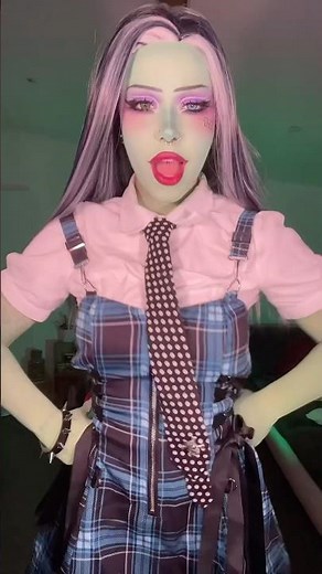 who should I cosplay in Monster High ?? #cosplay #makeup #halloween #monsterhigh