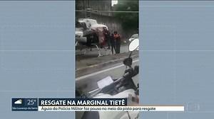 Águia da Polícia Militar realiza resgate no meio da Marginal Tietê