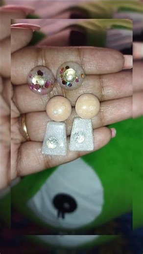 #How to make earrings using resin #diy #youtubeshorts #craft #art #resinart #earrings