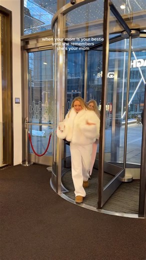 Violetta Sili on Instagram: "ooooops 🙄"