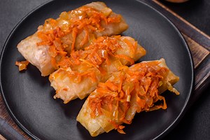 Rețeta originală de sarmale, complet diferită față de cea românească. Ce ingrediente se pun în ambele variante