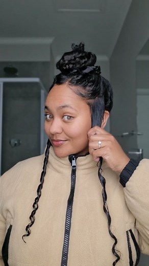 92 reactions · 4 comments | Finger curl tutorial. Follow me on youtube for more HAIRCARE TIPS AND HACKS  https://youtube.com/shorts/pbB6cGUQ5_I?si=TtvrmtuiCi_lmeFF #curls #lini #linspiration #hairtok #haircareroutine #tutorial | Linese Prince | Facebook