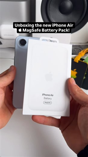 Niels | Apple & iPhone Expert on Instagram: "So happy to see Apple brought back the MagSafe Battery Pack! It’s exclusively made for iPhone Air and feels so incredibly premium! What are your thoughts on it? Share it with us in the comments! ______ #iphoneair #magsafe #batterypack #iphonebattery #refinedsign"