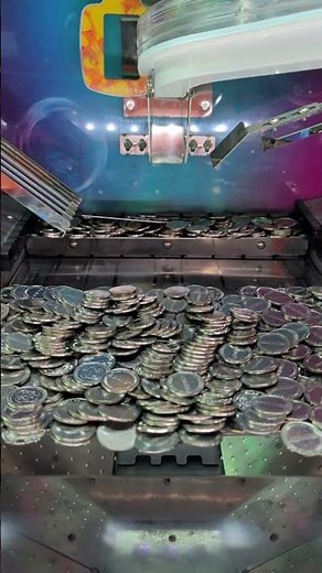 Push coins drop cards 🍍 SpongeBob SquarePants Arcade #Shorts