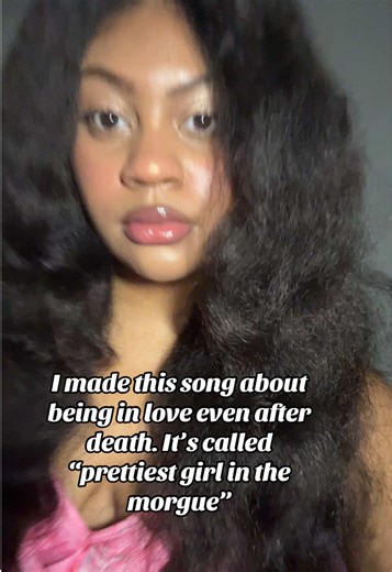 esmaarriiee (@esmaarriiee)’s video of girl in a morgue