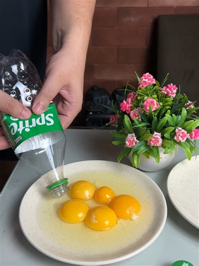 Separating yolk has never been this easy