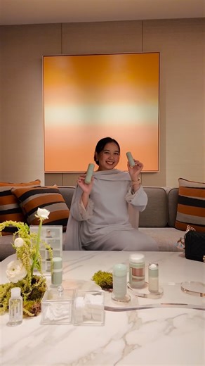Aliza Sara 🇲🇾 on Instagram: "Attended the Anewmax soft launch and my skin has NOT stopped thinking about it 🤩✨ Their mantra? Minimal steps, MAX results and they actually mean it. We got to test ALL 7 products and here’s the lineup that stood out: 🫧 GlowClean Wash — deep clean but gentle, brightening with enzymes + niacinamide 💧 Aquabiome Booster — insane hydration + microbiome balance 🌸 ExoCell Serum — collagen support + elasticity boost ⬆️ V-Precision Sculpt — tightening + lifting 🍊 Tran