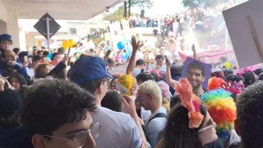 Hospital de Clínicas UDELAR on Instagram: "La fiesta de los médic@s recién recibid@s en el Hospital de Clínicas!!!"