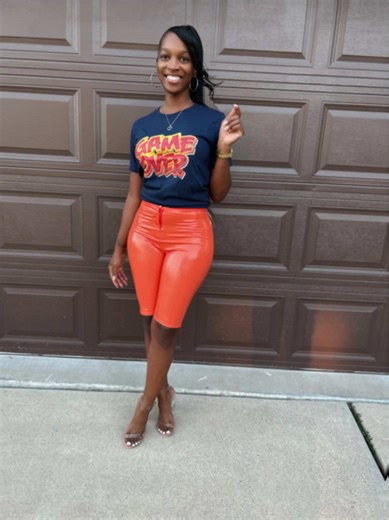 🔥 Temptation Bermuda Shorts — Only $10! 🔥 Cute, comfy, and perfect for any casual slay. These Temptation Bermuda Shorts are down to just $10 and available in size Small only. Inventory is moving fast, so don’t wait. Shop now at KollectionsByKenLan.com #KollectionsByKenLan #BermudaShorts #SaleAlert #Only10Dollars #BoutiqueDeals