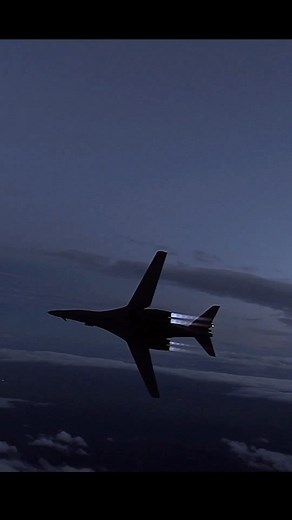 279K views · 1.4K reactions | Man I love this video! . . @_pilotwife_3 ・・・ B-1B Lancer doing some Night Moves She’s known as the “Bone” which is B-1 spelled out. : Staff Sgt. Erin Mills | Combat Learjet | Facebook