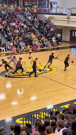 The most controversial game at every pep assembly #courtwarming #highschool #teacher #pepassembly