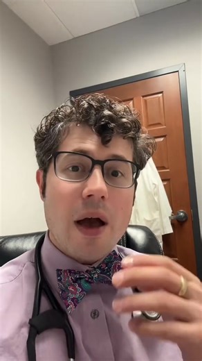 @isa If your pillow is yellow and lumpy, why are you keeping it? It may pose a health risk. #allergies #pillows #tiktokdoc #LearnOnTikTok | Zachary Rubin, MD