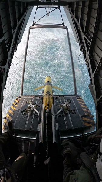 Deploying the Slocum Glider: US Navy’s Underwater Drone! 🌊🤖