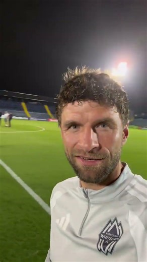 Thomas Müller elogió al estadio Fello Meza de Cartago: 'Beautiful stadium'