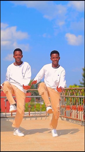 Moyo Machine Dance Challenge by African Twins - TikTok Kenya & Tanzania