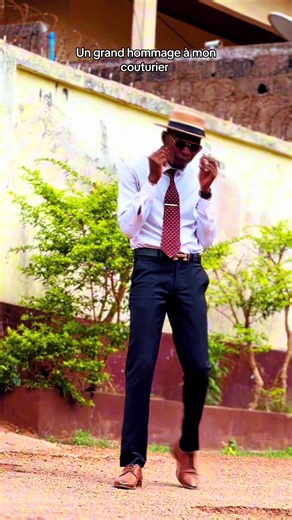 C’est le couturier la star music : @Kompressor 1er #yaoundecameroun🇨🇲🇨🇲 #doualacameroun🇨🇲 #camerountiktok🇨🇲