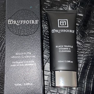 Truffoire black truffle vitamin C 100ml Retails $1250‎