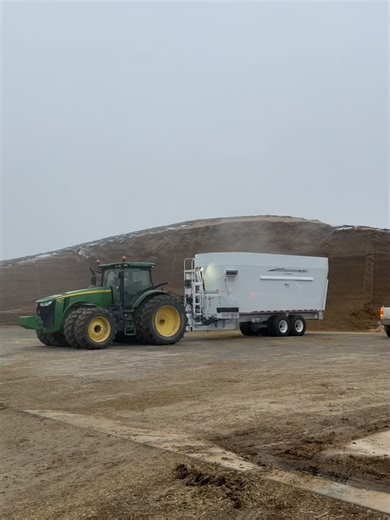 NEW Laird VR1800 DD Built for serious feeding operations and consistent mix quality every load. Heavy-duty construction. Reliable performance. Ready to work. Available now through Cliff’s Inc. #Laird #TMR #farmtok #agequipment #DairyFarming #FarmLife #TMRMixerSpecialist #wisconsinfarm #wisconsinfarming 🚜