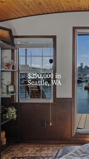 Hannah Holser - WA Realtor on Instagram: "All aboard the Swan Song! 🦢🪴 - Lake living but make it absolutely perfect in this dreamy floating home! Soaring coved fir ceilings, parquet floors, and all the windows bringing in light for days. I’m so obsessed with the feel of this place. It’s got a spacious main bedroom with dual closets, a sweet second bed/home office, and a bright dine-in kitchen with full-sized appliances to seal the deal. And that rooftop deck?! Protected views Gas Works, Downto