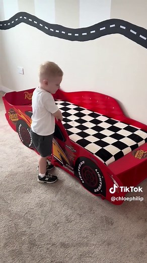 Lightning McQueen Room Makeover for Kids