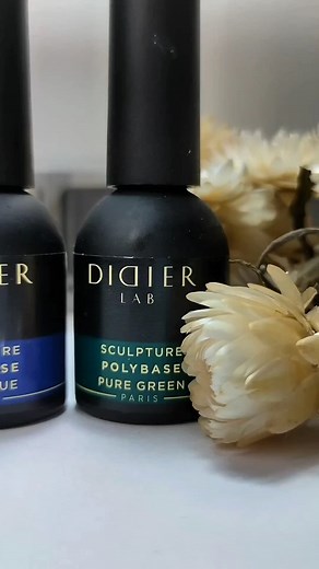 💖 Connaissez-vous nos Polybases? www.didierlab.fr/polybase 🌸La Sculpture Color Polybase combine les meilleures propriétés d’une base, d’une couleur et d’un gel. 👉 s’accroche très fortement à la plaque de l’ongle 👉 application et modelage aussi facile qu’avec une base épaisse 👉 couverture en 1 couche facile et rapide et une consistance qui ne coule pas 👉 tenue du gel : dur, résistant et longue tenue | Didier Lab