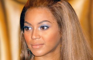 Une coiffure tendance des années 2000 fait son grand retour cet hiver - Elle