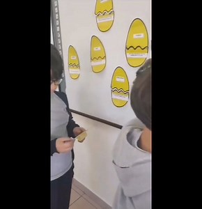 "Excitedly👏, the students used the effective learning strategy- the other half strategy to acquire new vocabs."⭐ شكرا للمعلمة المميزة روان نوافله 🌟🌟 | American Digital School