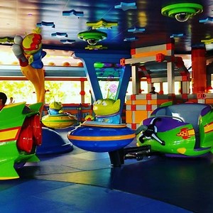87K views · 2.2K reactions | Ride along the Alien Swirling Saucers at Toy Story Land! #TSLChipandCo #toystory #toystoryland #pixar #disneyworld #chipandco | Chip and Company | Facebook