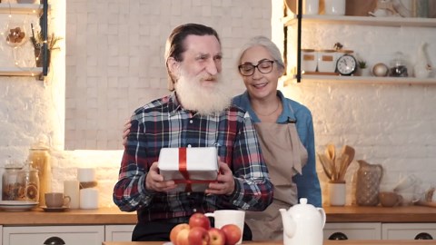 Eyoyo Digital Magnifier, 2X-32X Zoom 7 Inch IPS Screen with 26 Color Modes, Dual Lens for Near and Far Viewing, HDMI & AV Output, Portable Video Magnifier for Low Vision Aids