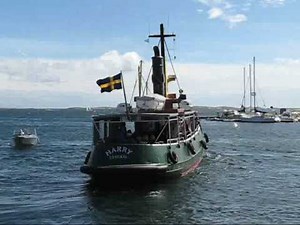 Old tugboat with semidiesel.