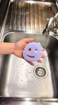 Ohhhhh so good ! 😍 Bathtub scrubbing and cleaning using Vim powder cleaner and Cif cream cleaner